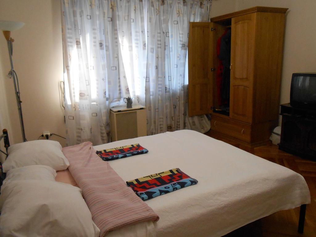 Guest House Marketti Vynohradiv Buitenkant foto